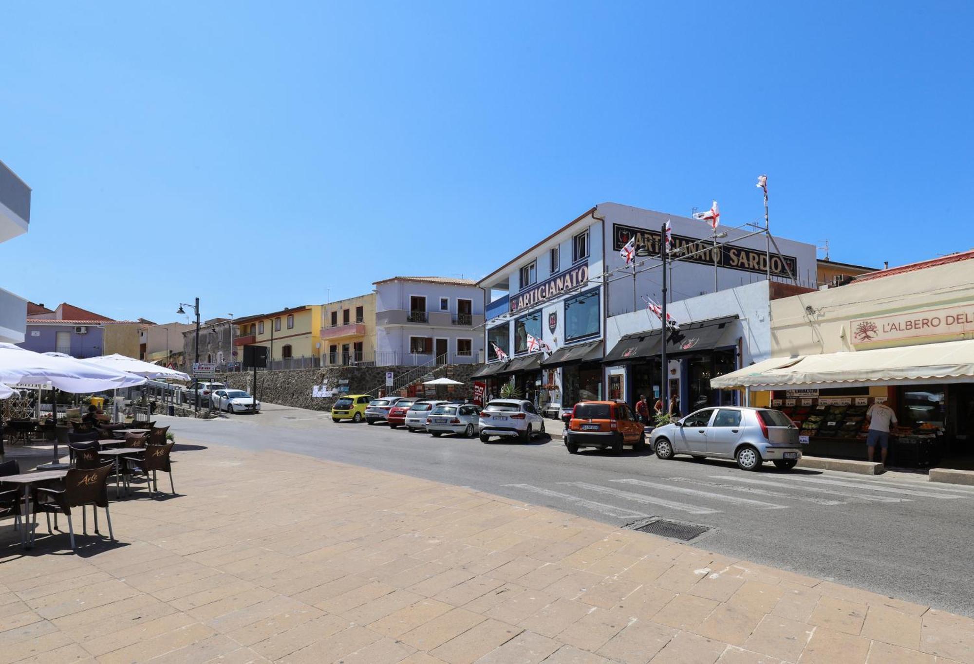 מלון The Square קאסטלסארדו מראה חיצוני תמונה